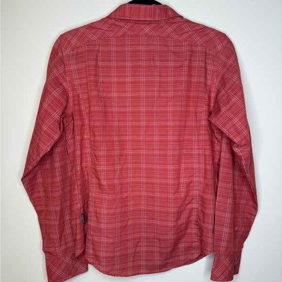 Patagonia Red Plaid Women's Shirt - Picture 6 of 7
